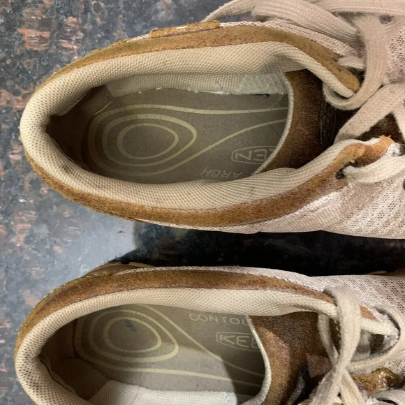 Keen Tennis Shoes - Like new - Picture 2 of 8